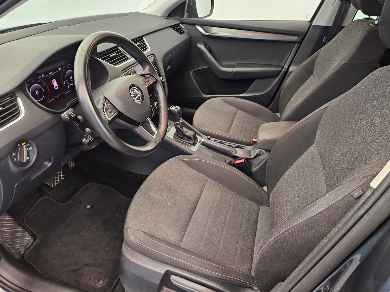 SKODA OCTAVIA - Image 11