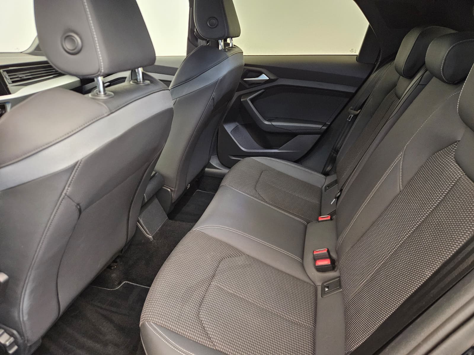 AUDI A1 - Image 13