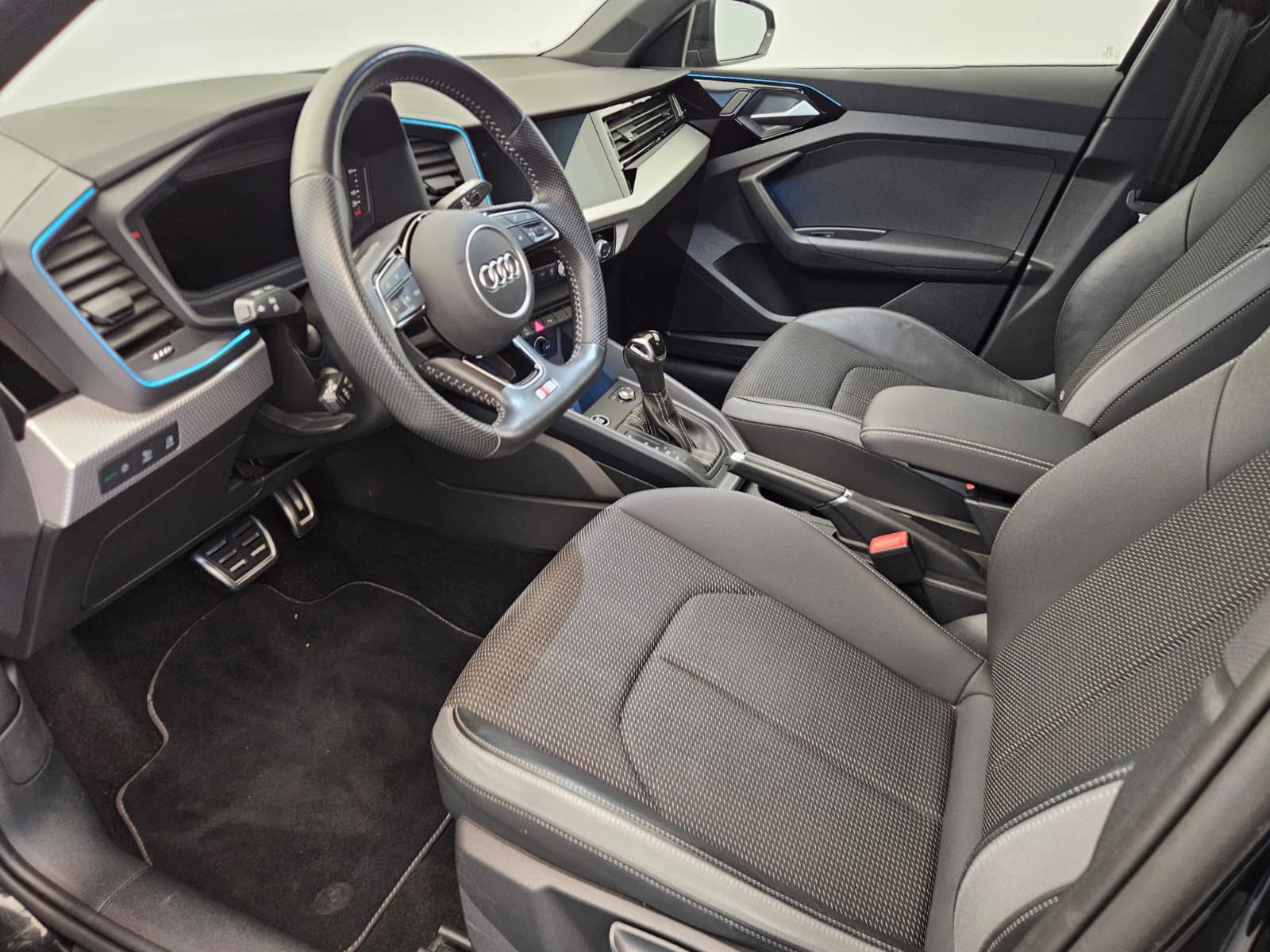 AUDI A1 - Image 11