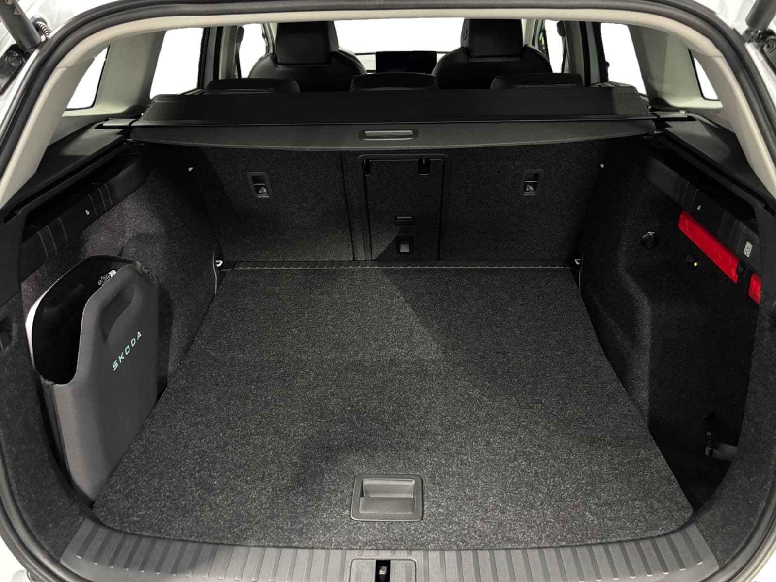 SKODA ENYAQ iV - Image 14