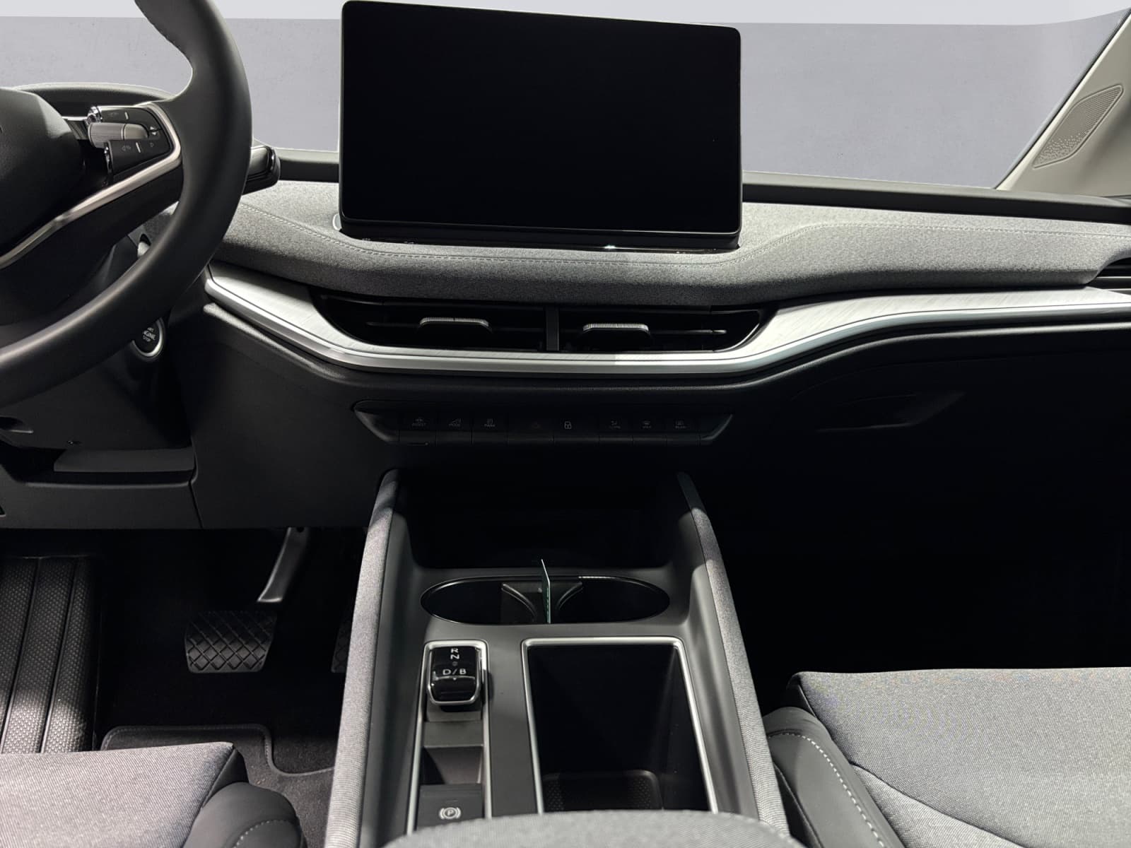 SKODA ENYAQ iV - Image 11