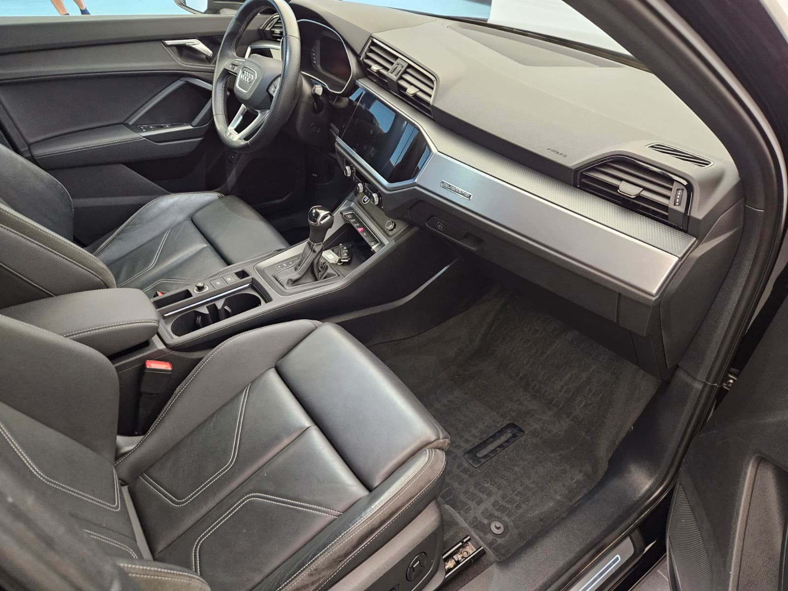 AUDI Q3 - Image 12