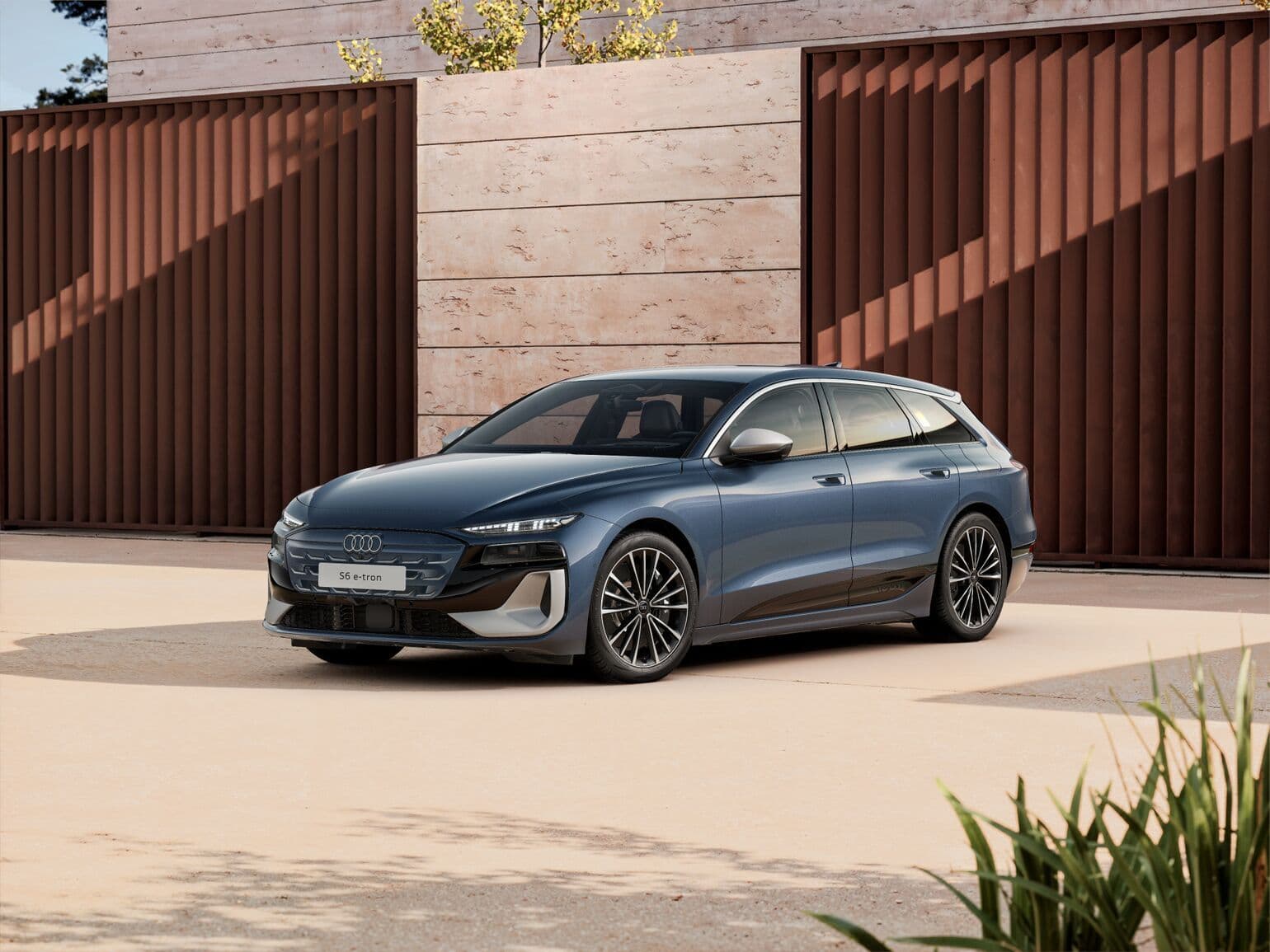 Audi S6 e-tron